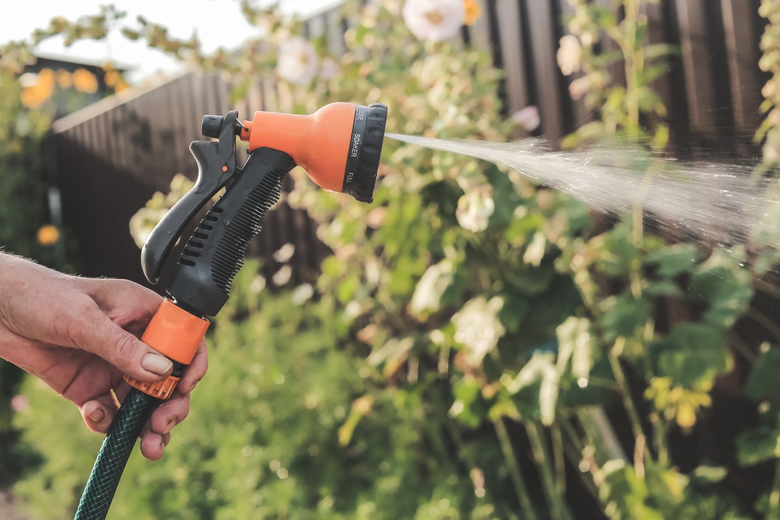 Druckminderer am Gartenschlauch-Anschluss